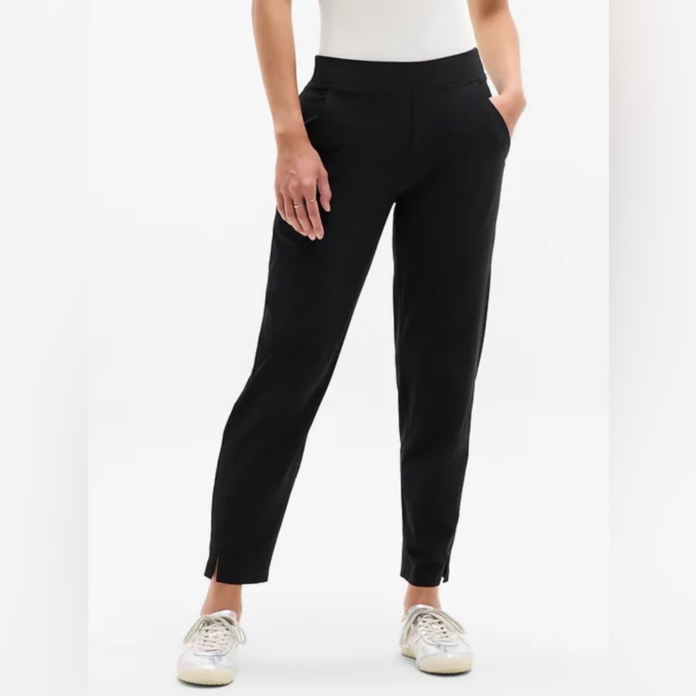 Athleta Classic‎ Black Cropped Pants